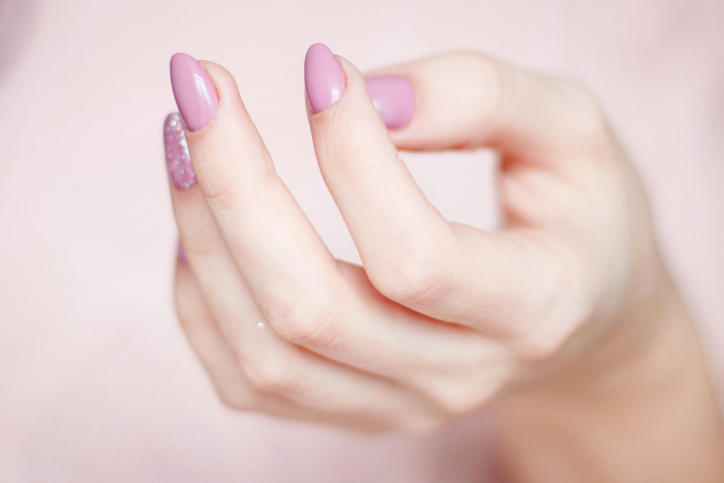 Although getting gorgeous, healthy nails can improve your entire appearance, getting them could be difficult. Common nail problems, such as brittle breakage and bothersome polish mistakes, can be quite unpleasant. 